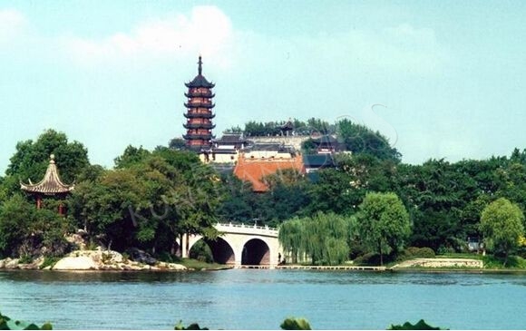 镇江金山、北固山、扬州个园、千秋粉黛演出·纯玩二日游