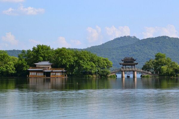 杭州西湖 宋城 水乡乌镇 古镇南浔二日游